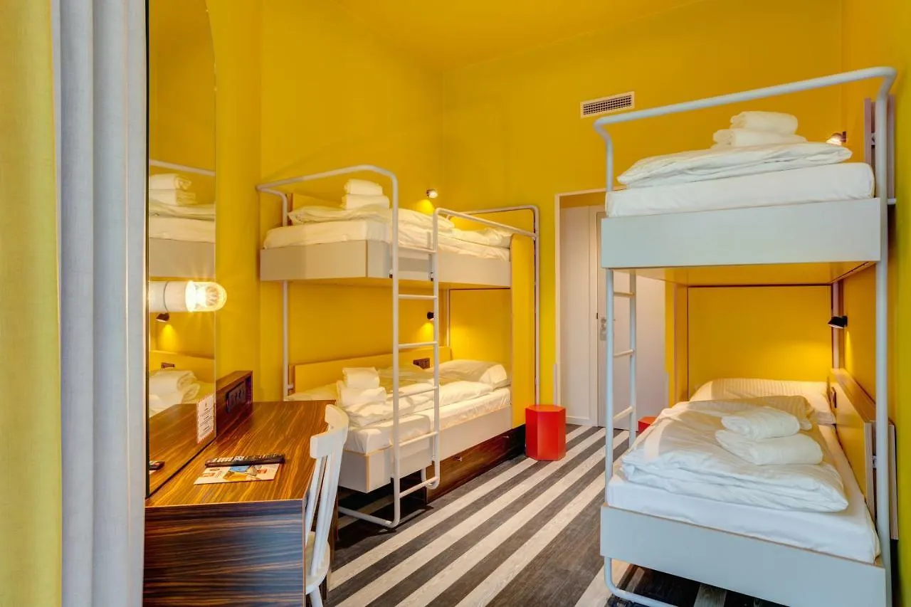 MEININGER Hotel Bruxelles Gare du Midi Saint-Gilles 3*,